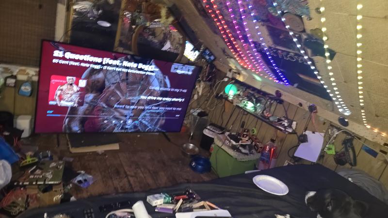 Customer carousel item 9.