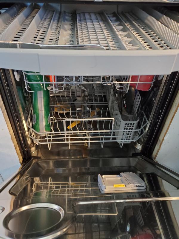 Samsung 24-in Top Control Smart Built-In Dishwasher With
