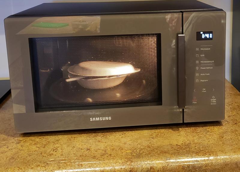 MG11T5018CC/AA, 1.1 cu. Ft. Countertop Microwave with Grilling Element in  Charcoal