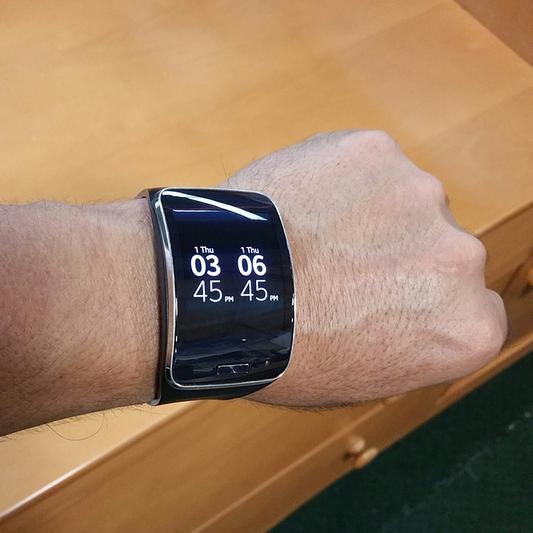 Reloj Samsung Galaxy Gear S Sm-r750 Smart Watch 3g Wifi Sim 4gb -  Celutronic Venta de Celulares Libres en Argentina