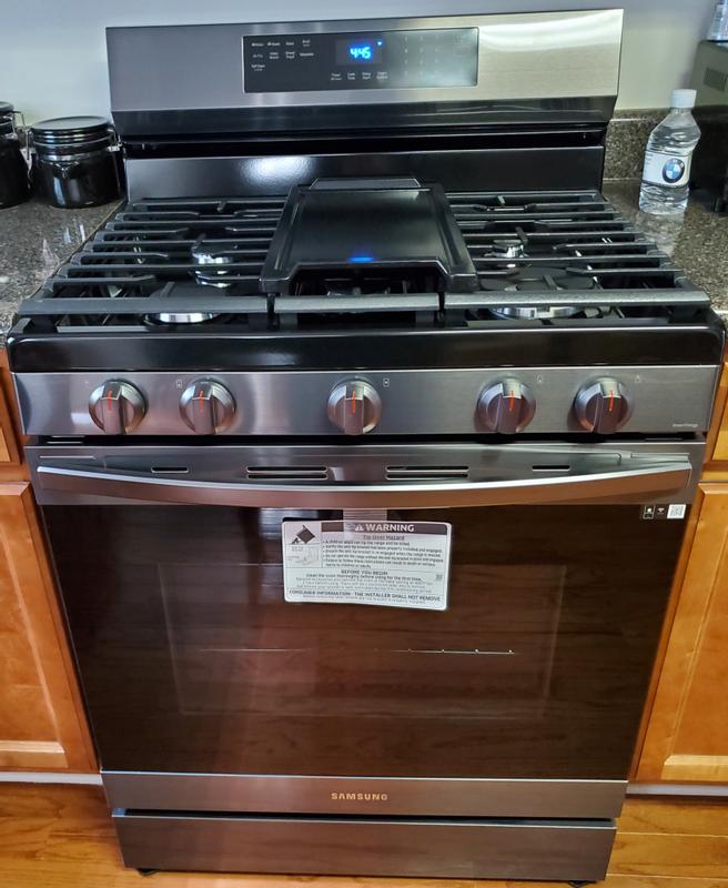 Samsung NX60A6511SS/AA 30" 6.0 cu.ft. Stainless Steel Gas Range with 5
