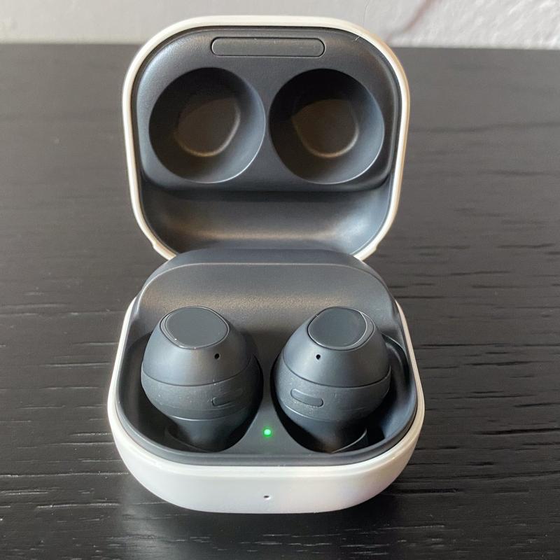 Galaxy Buds FE, Graphite | Samsung Business US
