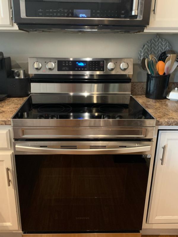 Samsung 6.3 cu. ft. Smart Freestanding Electric Range with Rapid