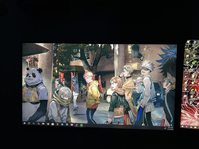 The left side monitor is the Samsung and it’s very crisp and well detailed