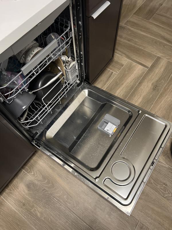 AutoRelease Smart 42dBA Dishwasher with StormWash+™ and Smart Dry