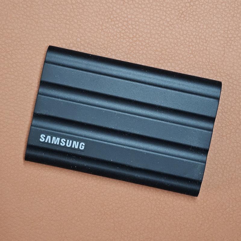 Portable SSD T7 Shield 4TB USB 3.2 | Samsung US