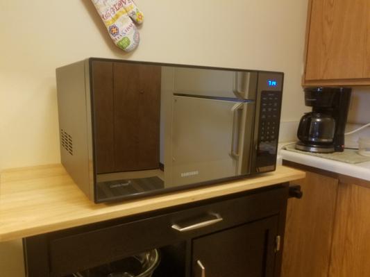 1.1 cu. ft Countertop Microwave with Grilling Element in Stainless