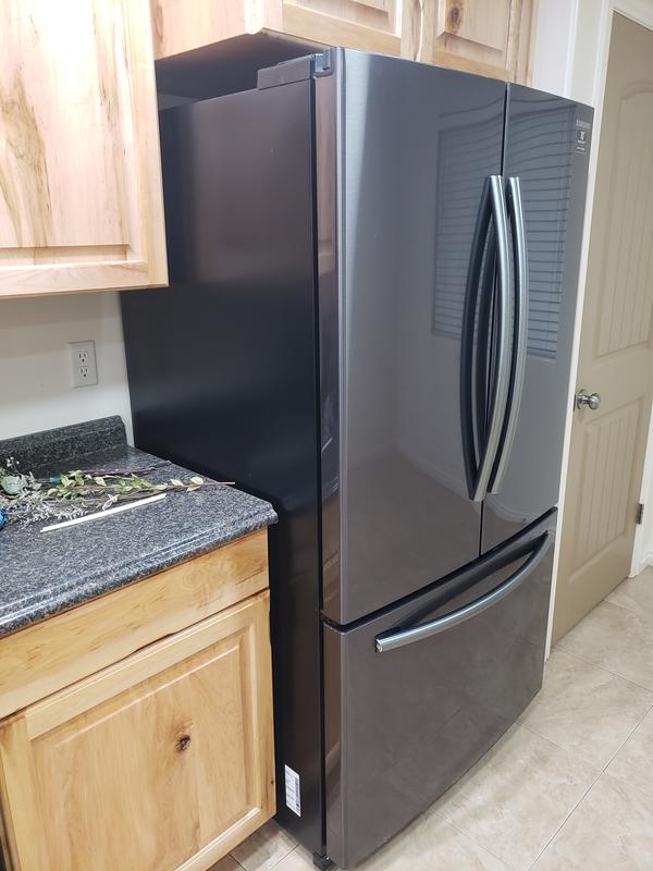 French Door Refrigerator with Ice Maker in Stainless Steel (RF260BEAESR)