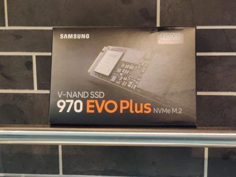  SAMSUNG 970 EVO 250GB - NVMe PCIe M.2 2280 SSD (MZ
