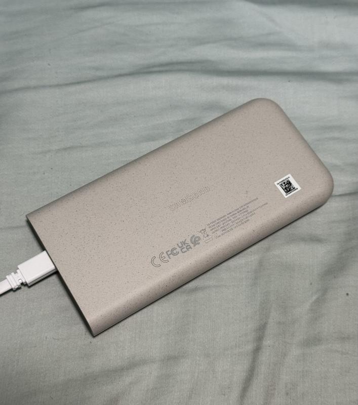 25W 10,000 mAh Battery Pack, Beige Mobile Accessories - EB