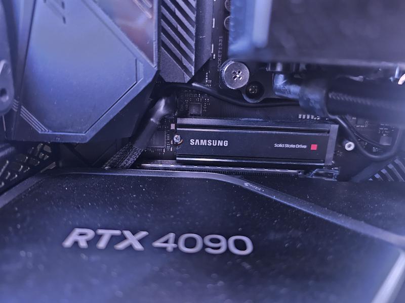 980 PRO w/ Heatsink PCIe® 4.0 NVMe™ SSD 2TB Memory & Storage