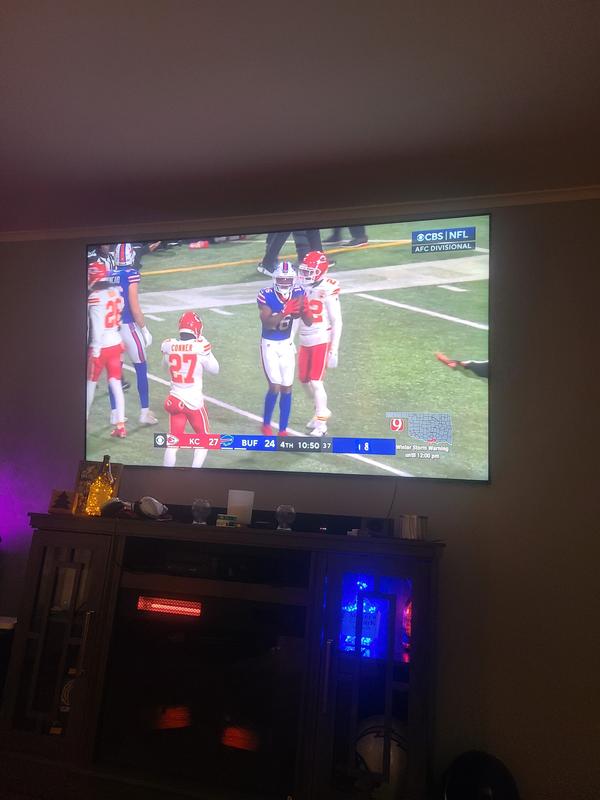 Football and movies are great in general it's a nice tv.