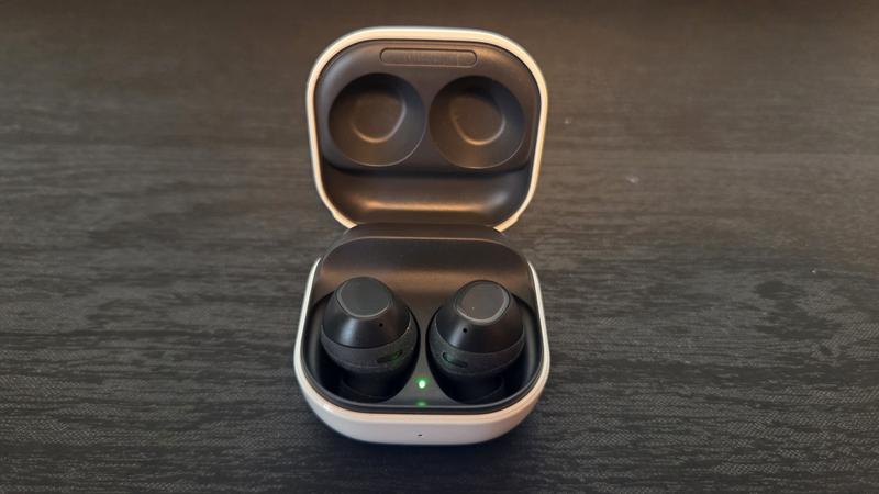 Galaxy Buds FE Graphite | Samsung Latinoamérica