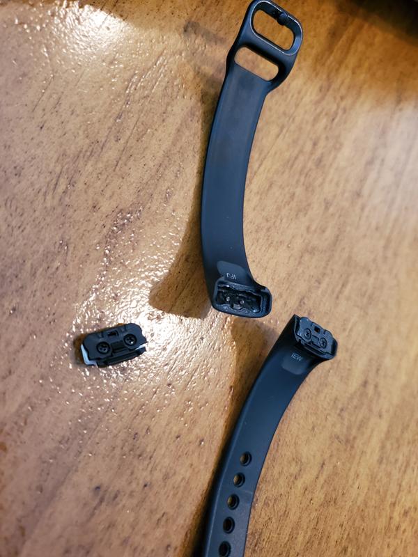 Samsung gear fit hot sale 2 broken band