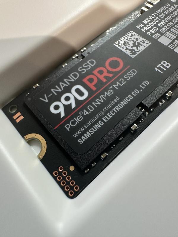 990 PRO NVMe™ M.2 SSD - 1 TB MZ-V9P1T0BW | Samsung DE