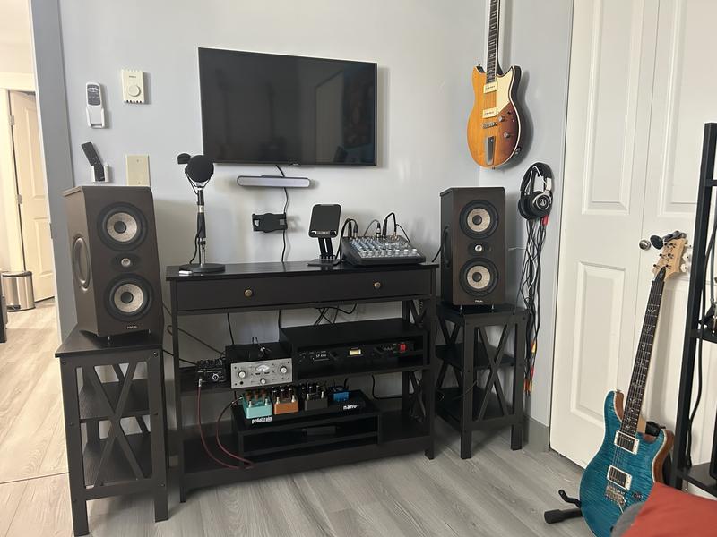 Customer carousel item 4.