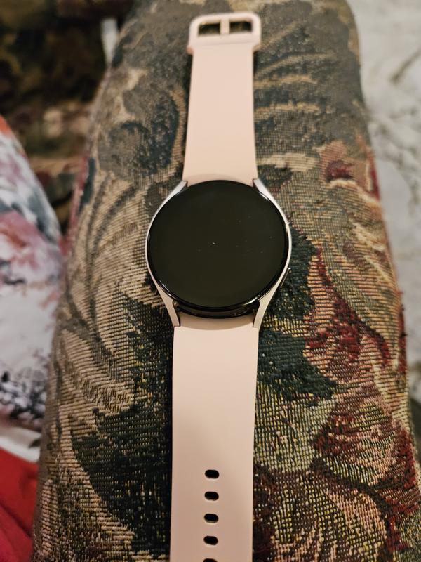 Love the Rosegold color with light pink watch band.