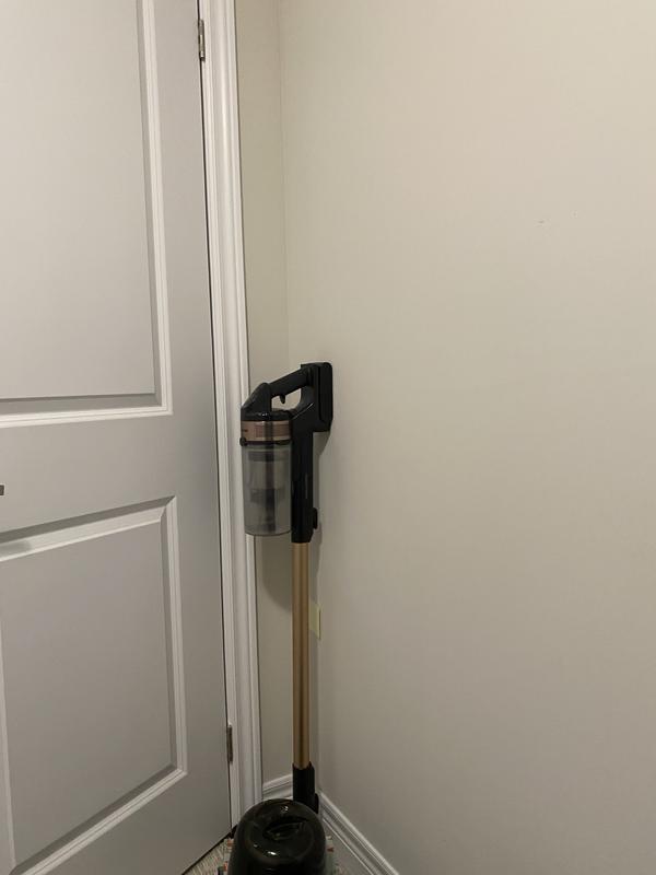 Customer carousel item 4.