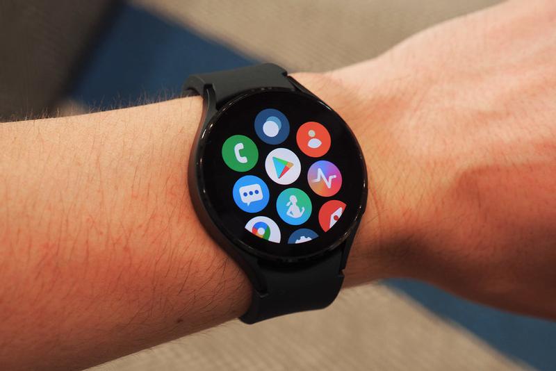 Samsung Galaxy Watch4 (40mm) - Black | Samsung Jordan