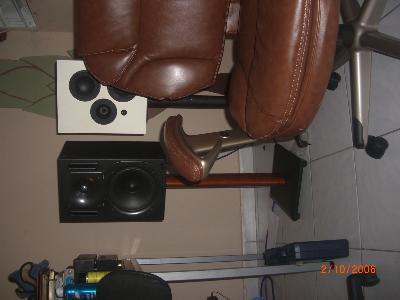 24-inch Speaker Stands Pr Sanus NF24C Cherry 
