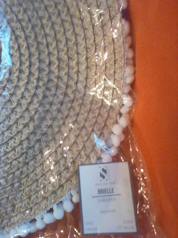 Brielle 4 Pom Pom Placemats