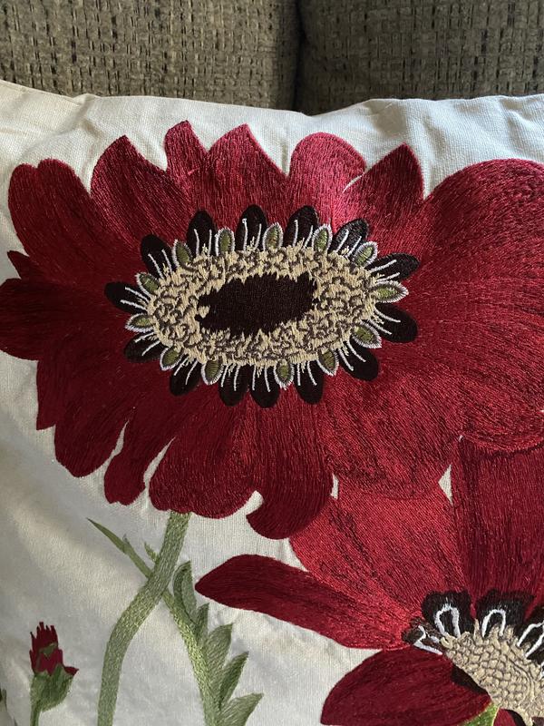 Great pillow for spring