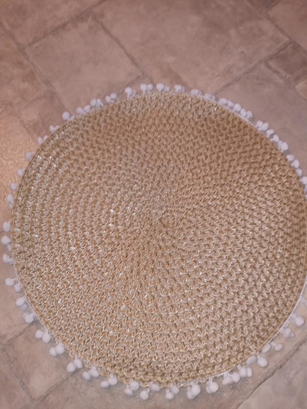 Pompom place mats