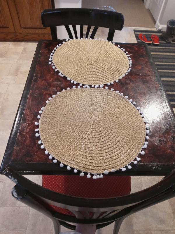 Pompom place mats