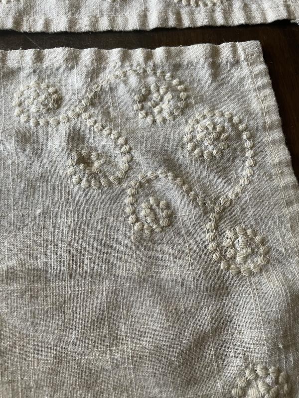 Embroiled place mats