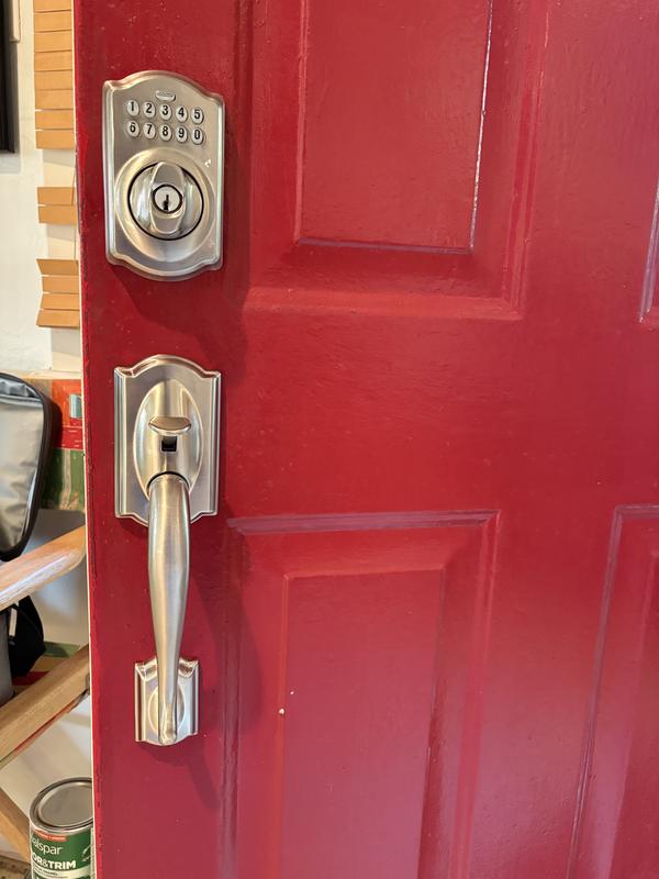 Great look on the front door to the lake