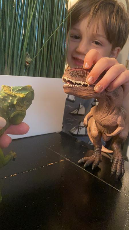 Plotting an attack in Brachiosaurus with TRex