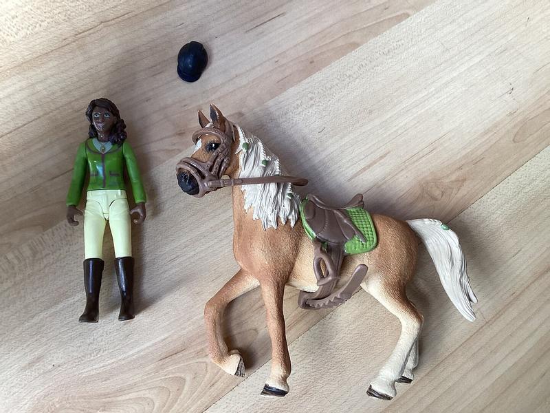 Review Thumbnail Image 0 352879394