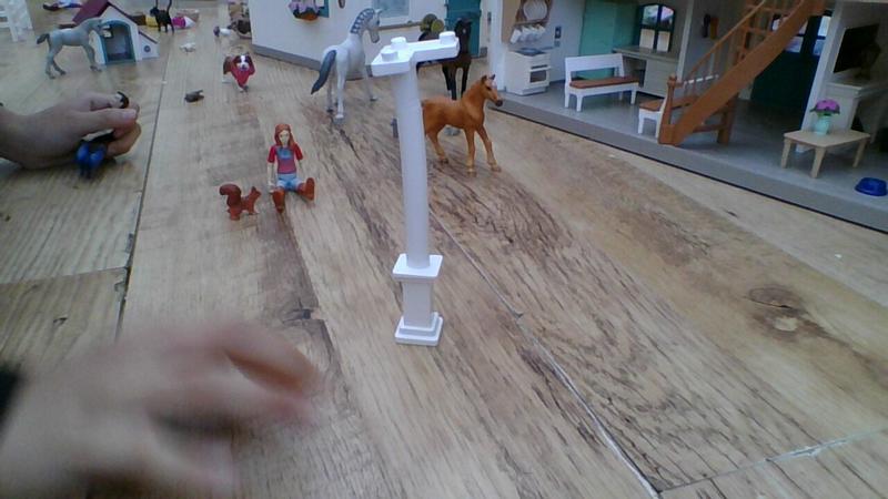 See just how bent the balcony support is!!!!!!!!!!!!!!!!!!