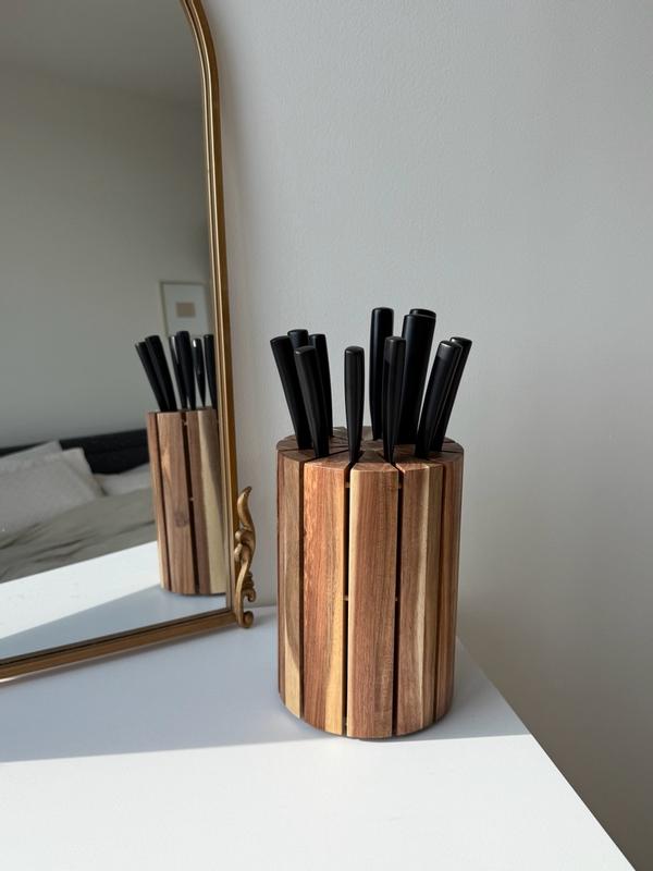 Review Thumbnail Image 0 359349578