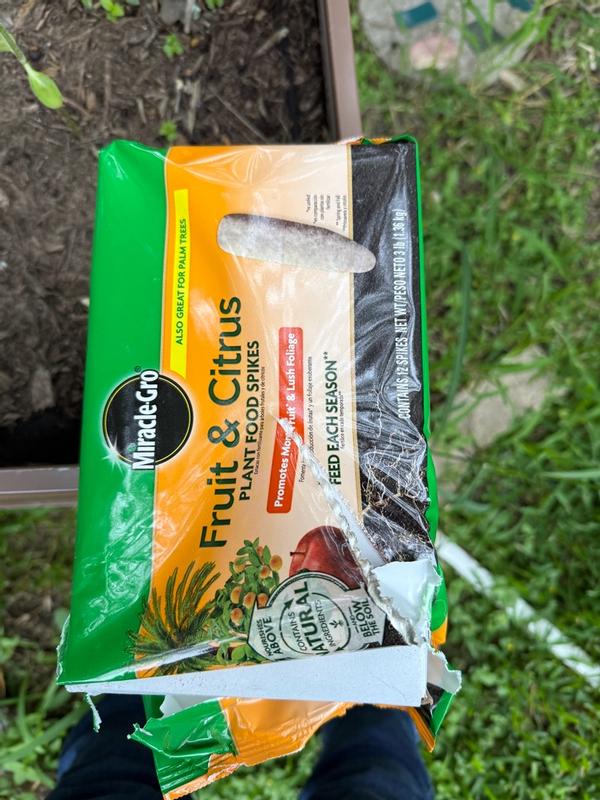 Miracle-Gro® Fruit & Citrus Plant Food Spikes | ScottsMiracle-Gro US