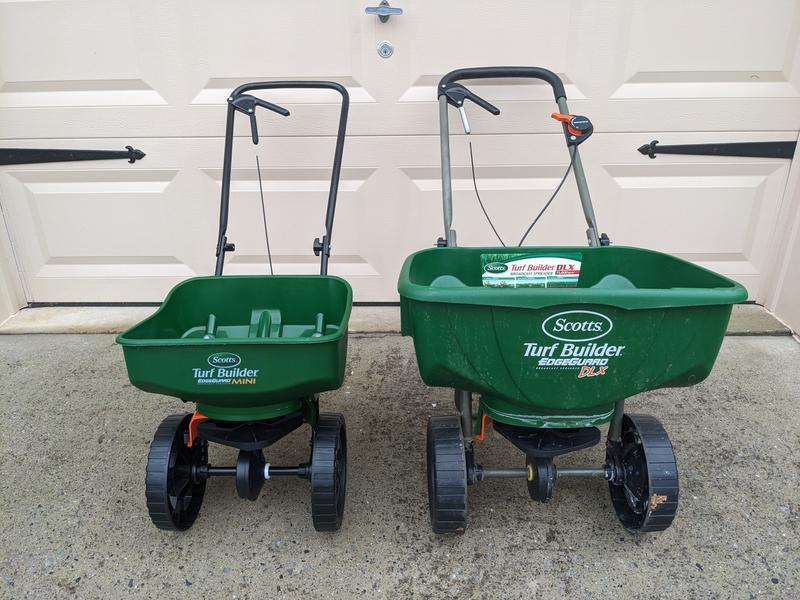 Scotts® Turf Builder® EdgeGuard® Mini Broadcast Spreader