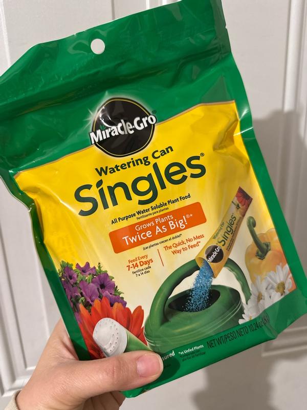Miracle-Gro 24 Count Watering Can Singles All Purpose Water Soluble Plant  Food - 101430 | Blain's Farm & Fleet