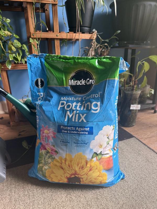 Miracle Gro Moisture Control Potting Mix