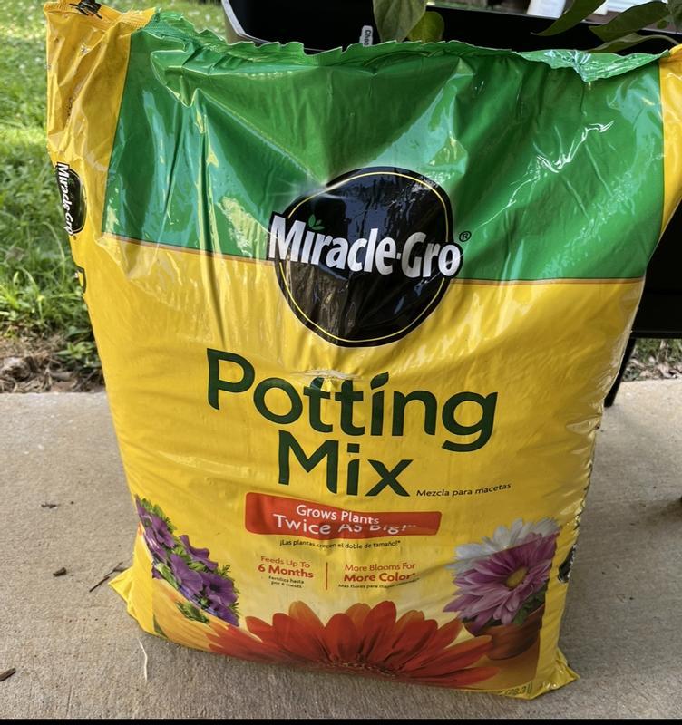 Buy Miracle-Gro Potting Mix, 8 qt from Dollar General - Instore