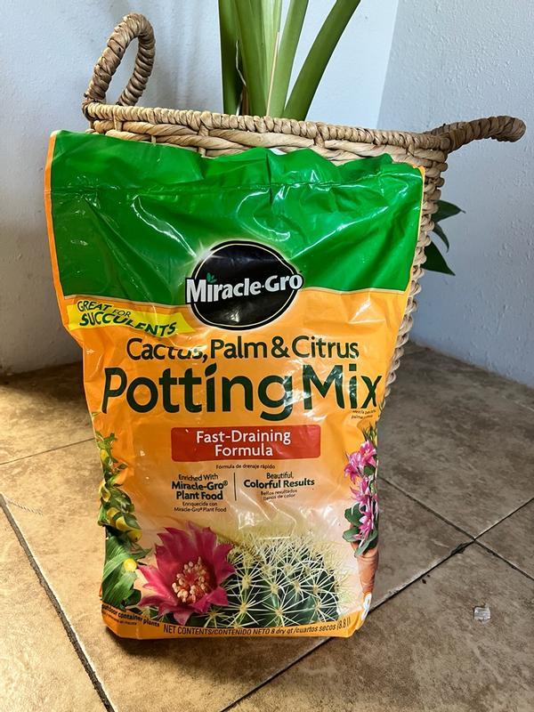 Miracle-Gro Indoor Potting Mix for Cactus & Succulent, 8 QT - 73078430 |  Blain's Farm & Fleet