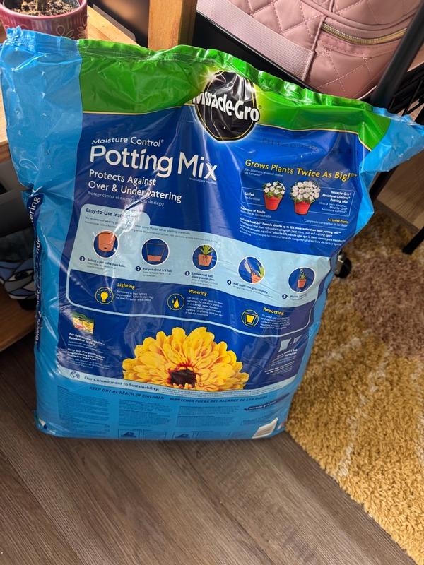 Miracle-Gro Moisture Control Potting Mix | ScottsMiracle-Gro US