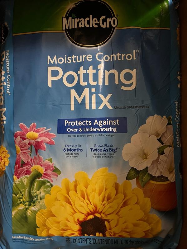Miracle-Gro Moisture Control Potting Mix | ScottsMiracle-Gro US