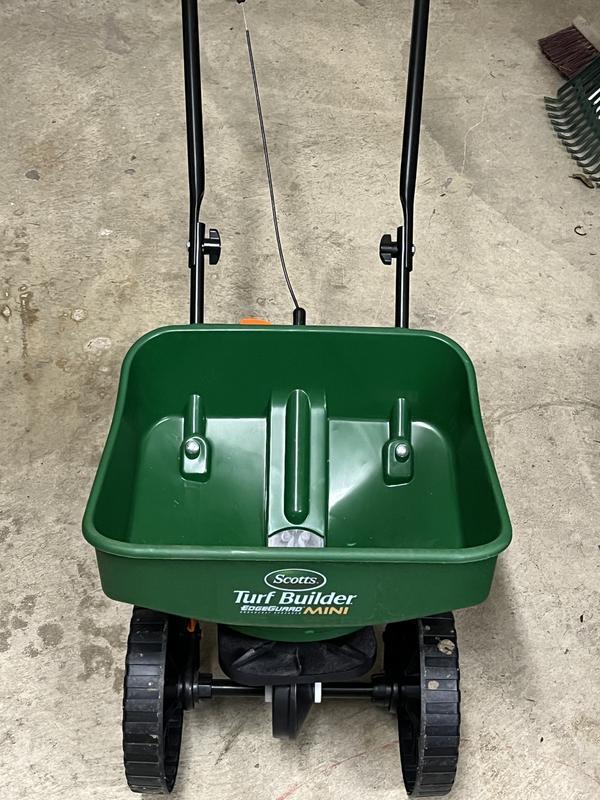 Scotts® Turf Builder® EdgeGuard® Mini Broadcast Spreader