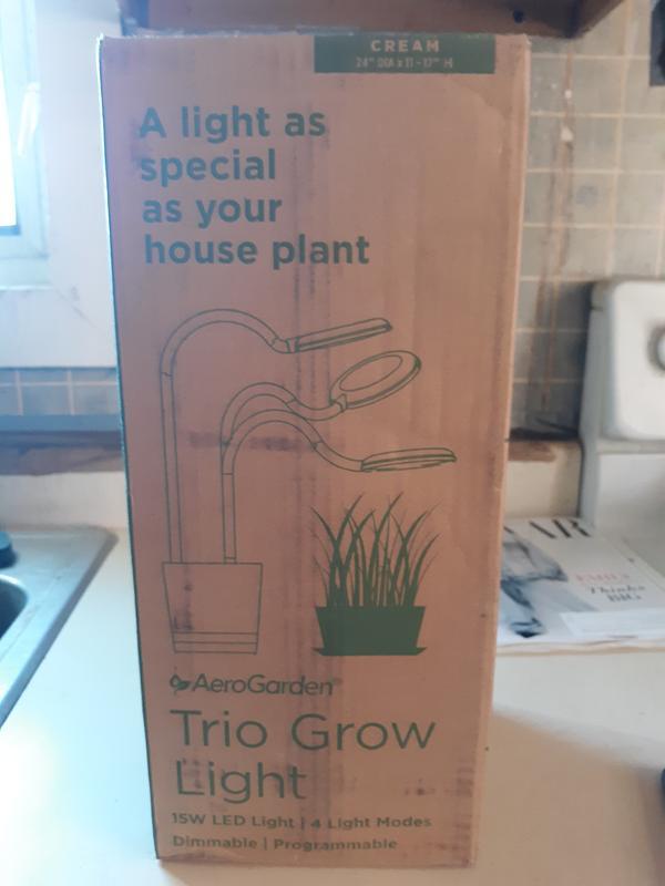 Trio Grow Light | ScottsMiracle-Gro US