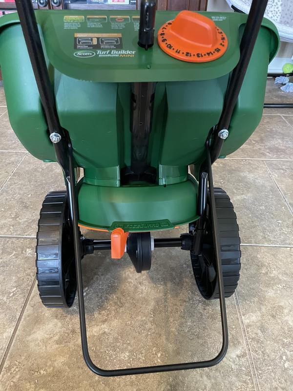 Scotts® Turf Builder® EdgeGuard® Mini Broadcast Spreader