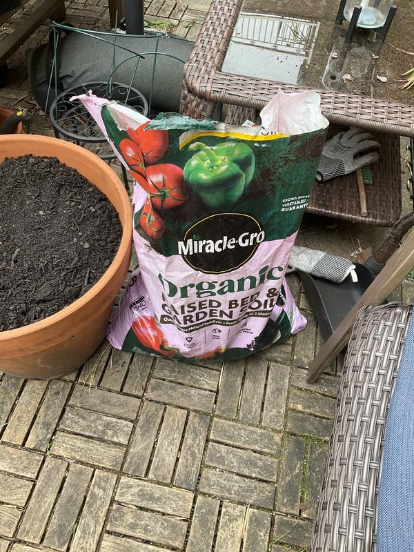 Miracle-Gro Organic Raised Bed & Garden Soil | ScottsMiracle-Gro US