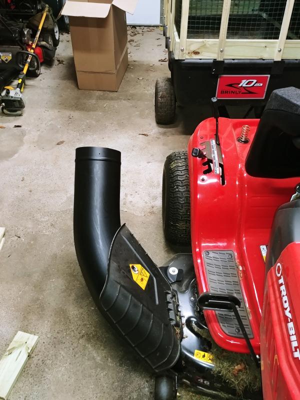 Genuine OEM MTD CHUTEBAGGER LOWER 73109173A