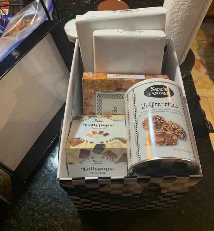 その他 Singto SHADES OF SENSATION Box set '23 Signature Gift Pack (4 lb 2 oz) | See's Candies