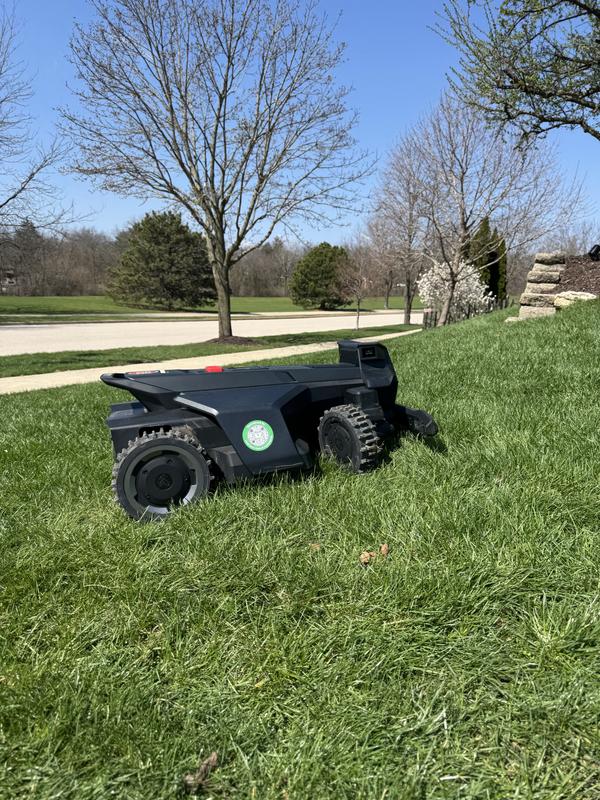 Customer photo of the Navimow X4
