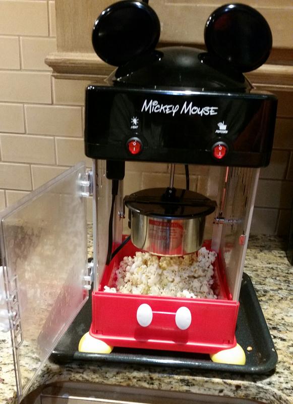  Disney DCM-60CN Mickey Mouse Popcorn Popper, 6 cup, Red: Home &  Kitchen